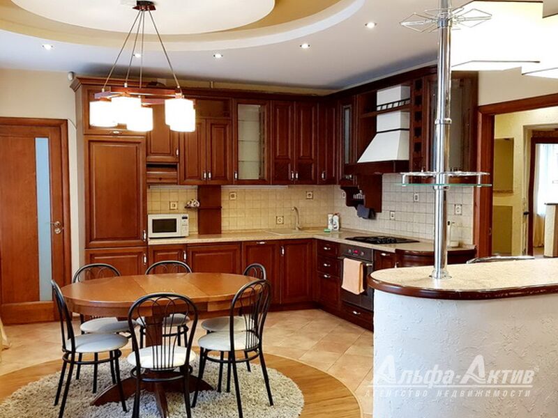 Трехкомнатная квартира, Комсомольская ул. - 250518, фото 1